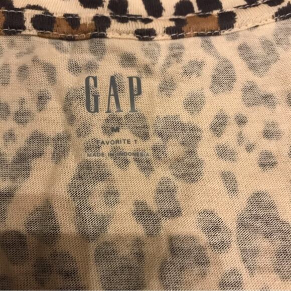 Gap favorite tee tan leopard print short sleeved v neck size medium - Picture 3 of 6
